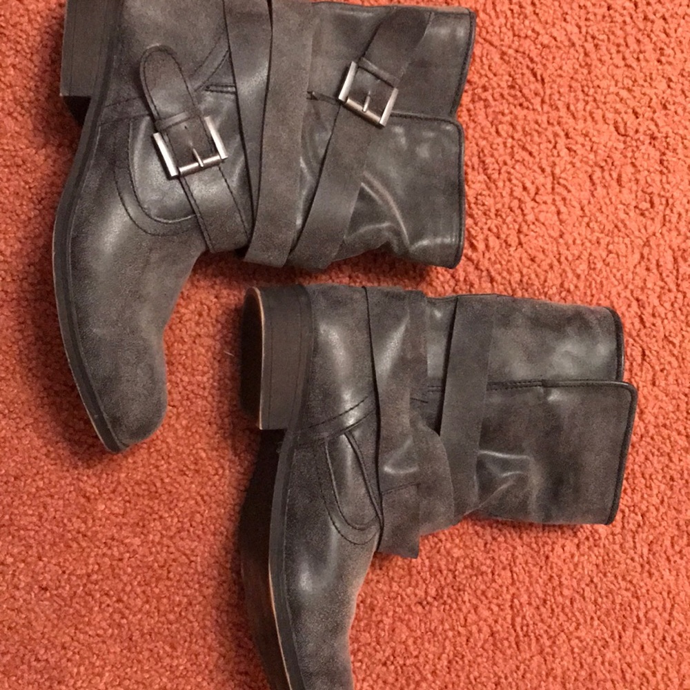 Madden Girl Dark grey boots